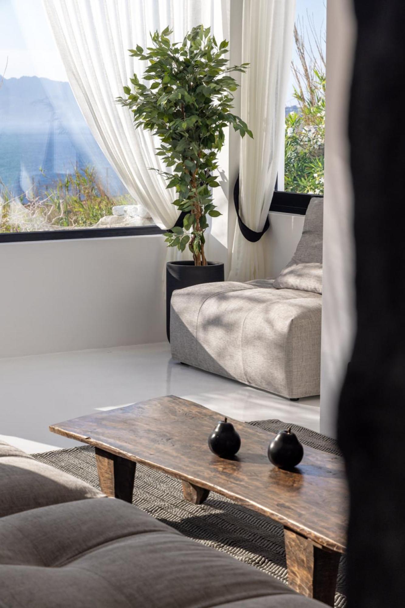 Villa Black With Cave Heated Pool