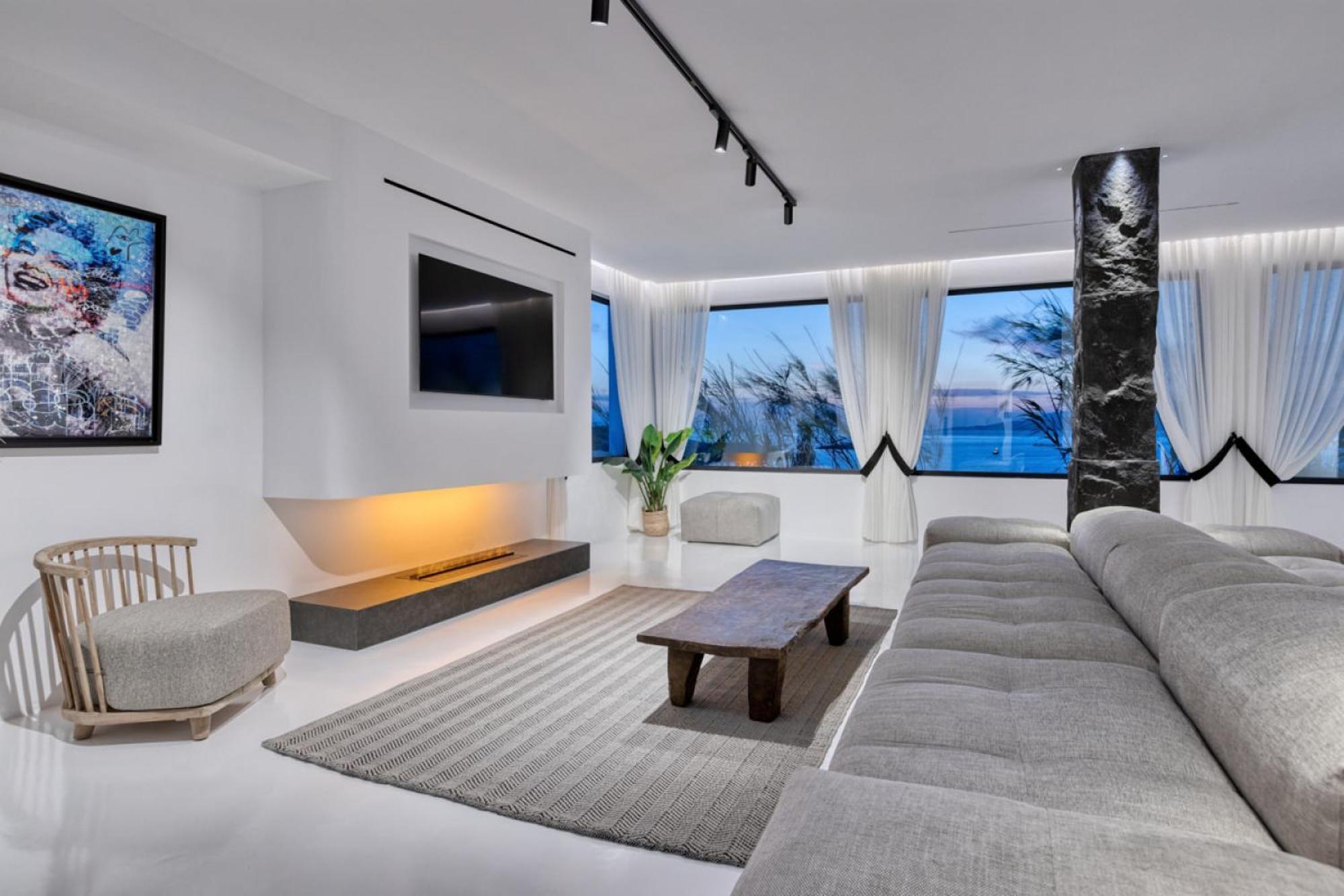 Black With Cave Heated Pool Mykonos Town